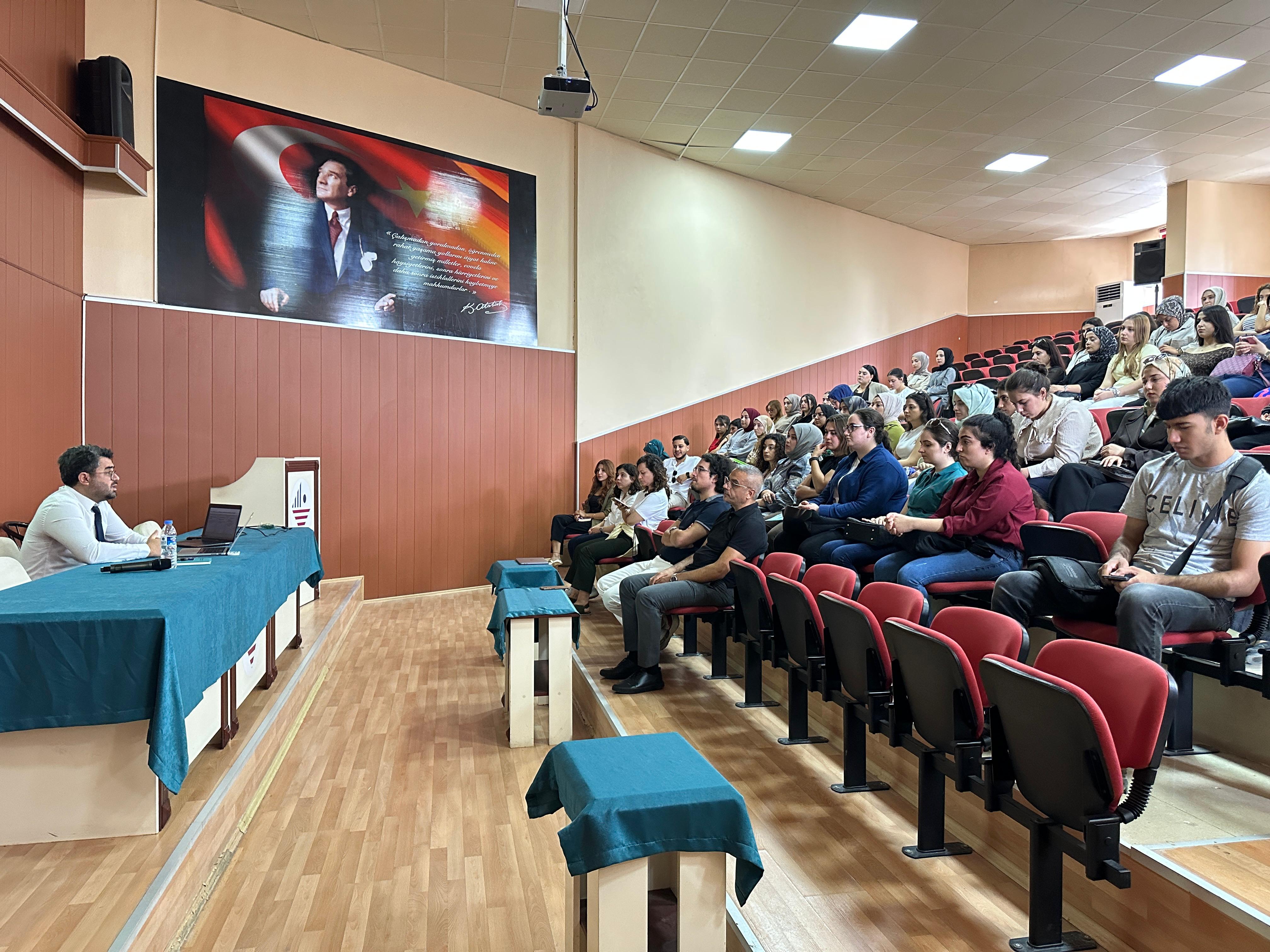 Sosyoloji Bölümünde 1. Sınıf Öğrencilerine Yönelik Oryantasyon Programı Gerçekleştirildi